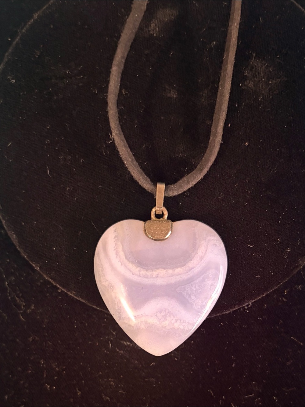Heart-Shaped Blue-Gray Agate Pendant Necklace - Elegant Women’s Jewelry